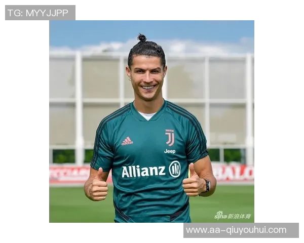 C罗社交媒体分享新造型清爽寸头引发粉丝热议