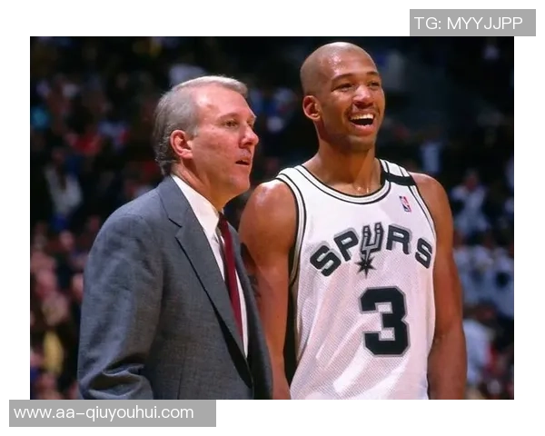 蒙蒂称赞罗伊年轻无弱点比肩邓肯的全能表现令人惊叹