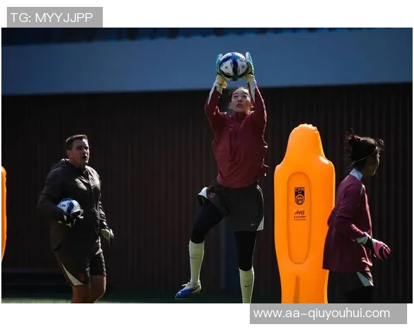 武汉女足主帅分析五线作战挑战强调奥克兰联身体素质与侵略性优势