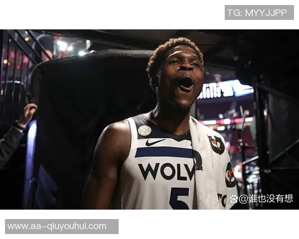 爱德华兹季前赛首球精彩回顾高难度撤步跳投展现夏季训练成果