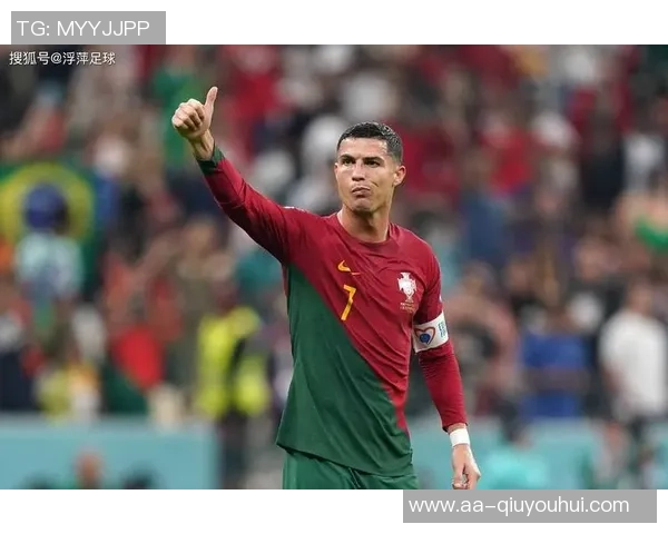 C罗分享回归葡萄牙国家队的帅气照片墨镜加持魅力十足